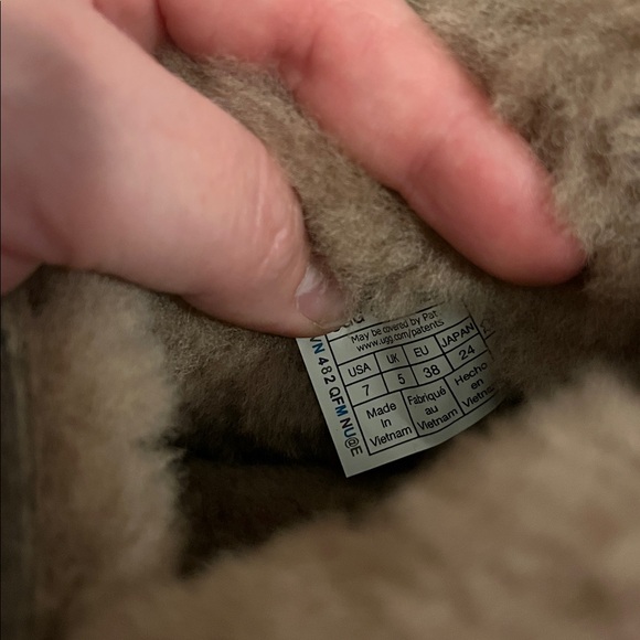 Brand new UGGs - Picture 6 of 6
